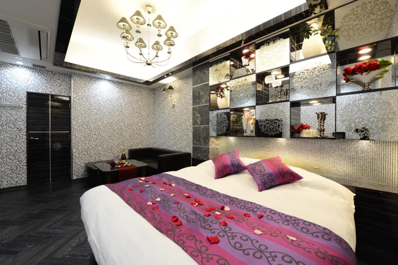 รักโรงแรม S-cube (adults Only)