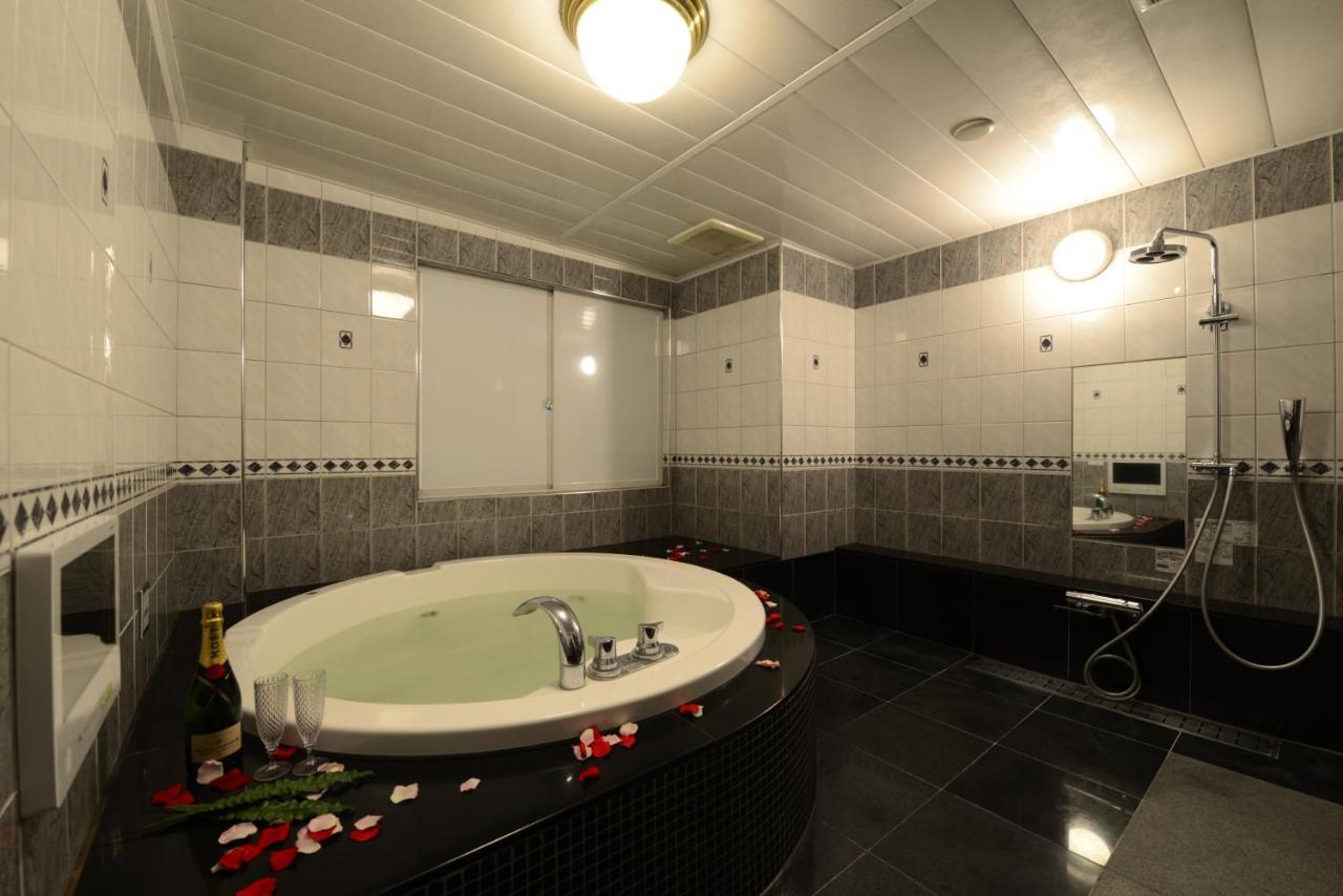 รักโรงแรม S-cube (adults Only) *